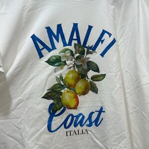 Urban Daizy White Amalfi Coast Graphic T-Shirt size M but oversized, PTP 26”NWOT